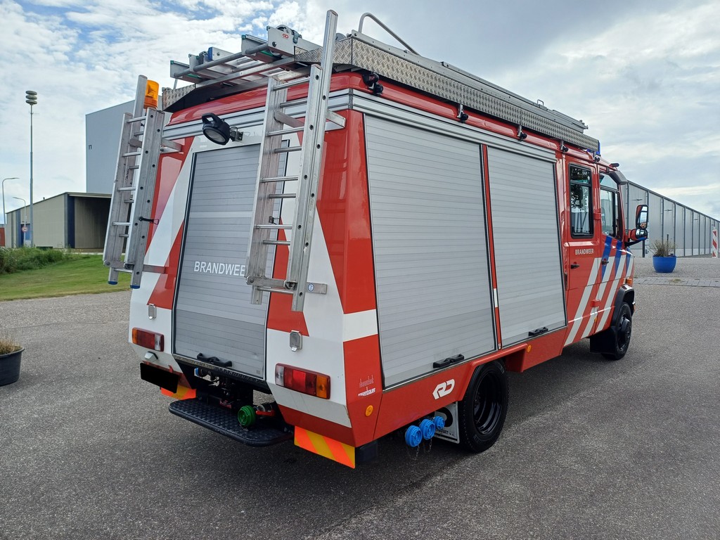 Mercedes-Benz 811D - Afbeelding 4